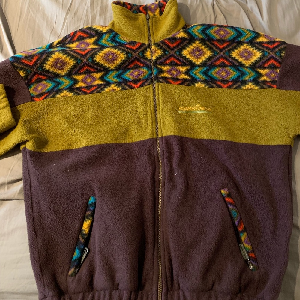 Vintage unisex fleece with pattern.